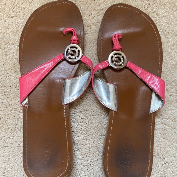 Guess flip flops - Picture 3 of 3